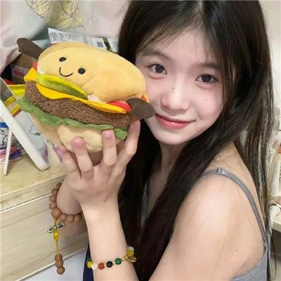 带剑女孩